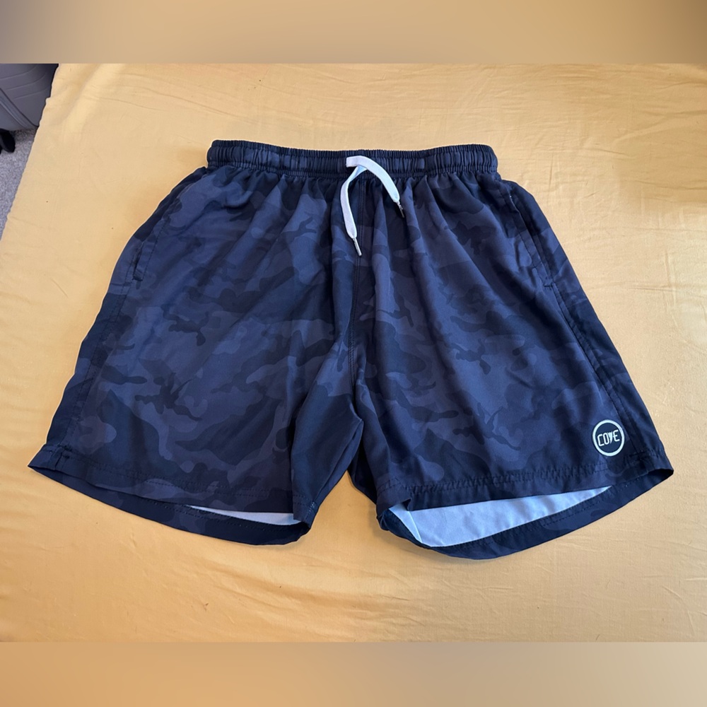 Men’s COVE athletic shorts